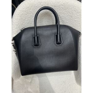 Givenchy Antigona Large Black Leather Handbag - Like New